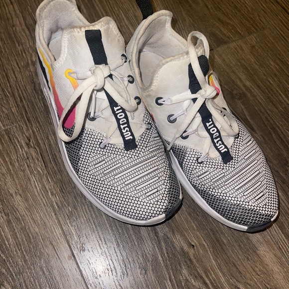 Nike Free TR8 Cross Training shoes - Picture 2 of 4